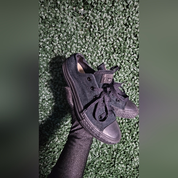 Converse Black Sneakers Classic Style - Picture 1 of 5
